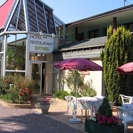 Hotel Les Deux Sapins Cailly-sur-Eure Exterior foto
