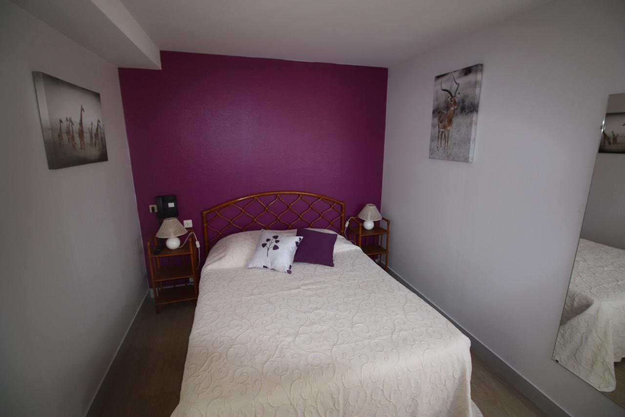 Hotel Les Deux Sapins Cailly-sur-Eure Exterior foto